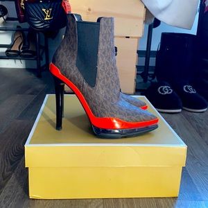 Michael Kors fashion boots : special edition